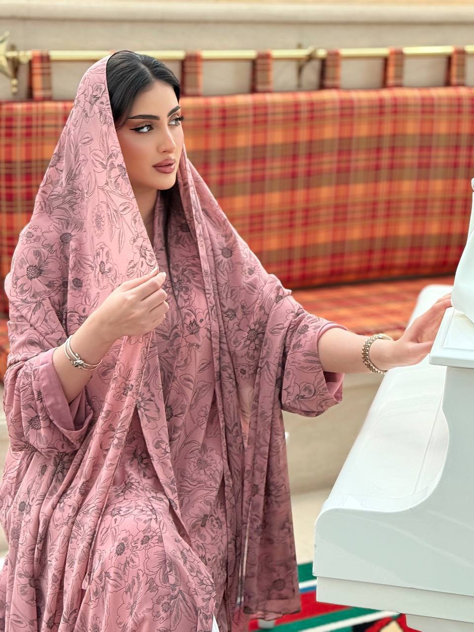 عباية "سديم" العصرية - لمسة الأنوثة الفاخرة - الصورة 2