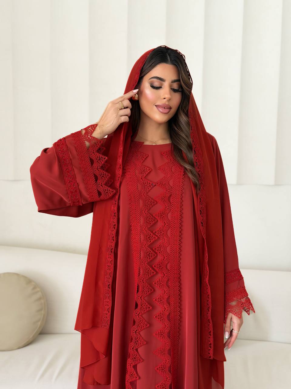 عباية 'رونق الكلاسيك' - طقم 3 قطع فاخر - الصورة 3