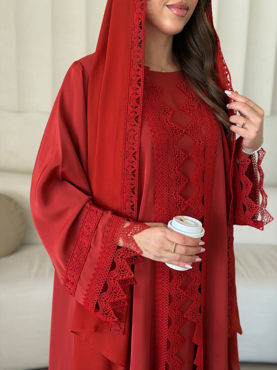 عباية 'رونق الكلاسيك' - طقم 3 قطع فاخر - الصورة 4