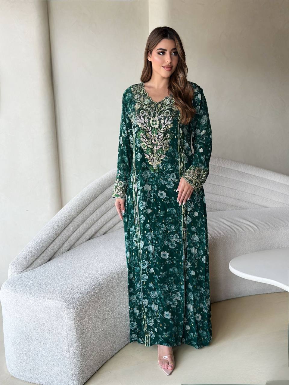 مخور الفيروز الاخضر، مشغول يدوياً بالكامل