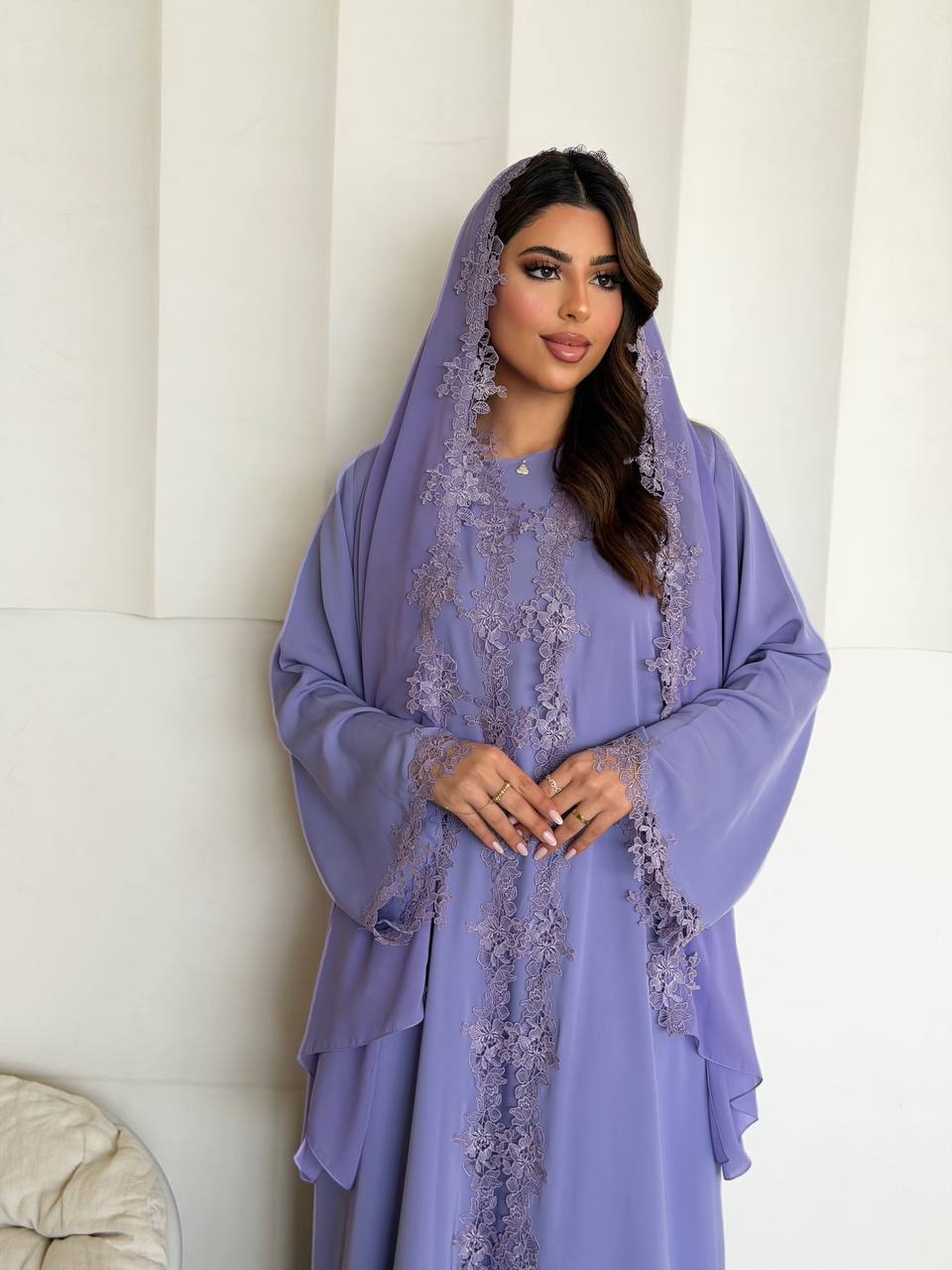 طقم عباية الأناقة الملكية – 3 قطع من الفخامة الكلاسيكية - الصورة 2