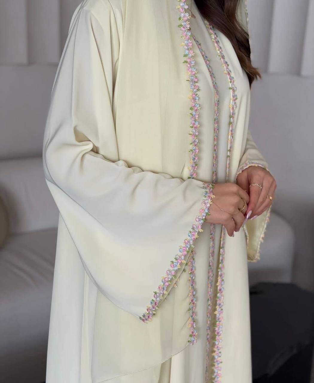 طقم الفخامة الكلاسيكية - عباية ملكية 3 قطع - الصورة 2