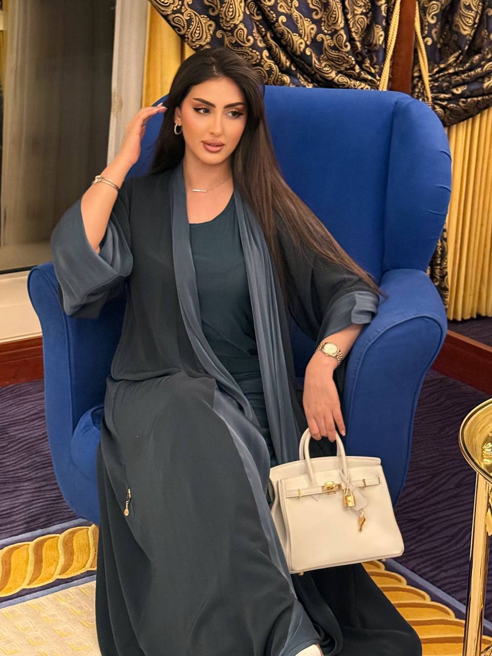 عباية سحر الأنوثة - لمسة الرقي العصري - الصورة 3