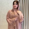 عباية فاخرة بطبعة أنيقة بتصميم عصري راقي | إطلالة متميزة وتفاصيل ساحرة مع الشيلة المطابقة لتناسب كافة الأوقات