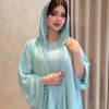 عباية سماوية فاخرة طقم ثلاث قطع مكونة من فستان وشيلة بطرف دانتيل مفرغ أنيق لإطلالة خليجية متميزة، أزياء تسوقي أحدث صيحات الموضة والأناقة الراقية بأسلوب عصري